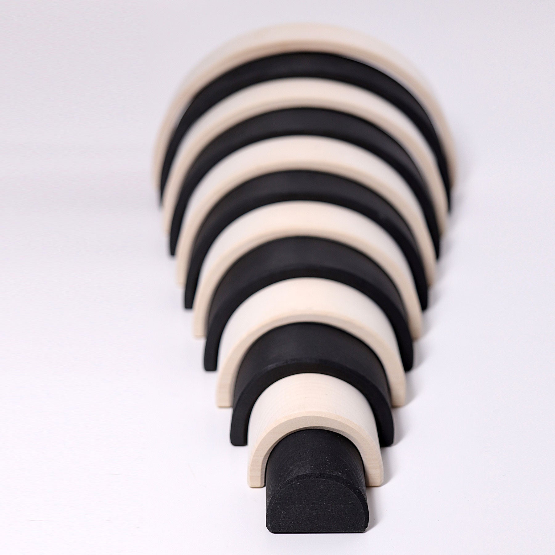 GRIMM'S 12 Piece Rainbow Large Monochrome / Tunnel